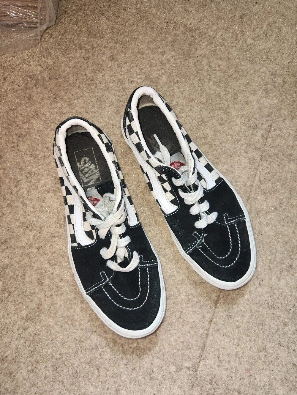 Unisex Classic Checkered Low Top Lace Up Vans Sneakers | Black White | M7.5 W9